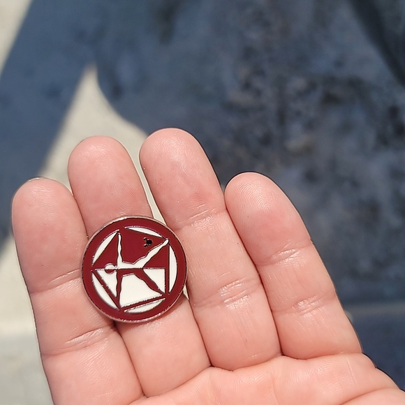 🧡3/$15🧡 2018 Hidden Mickey Series - Retro EPCOT - Wonders of Life - Picture 1 of 2